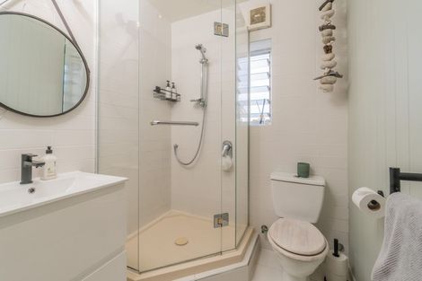 Photo of property in 1/72l Kitchener Road, Milford, Auckland, 0620