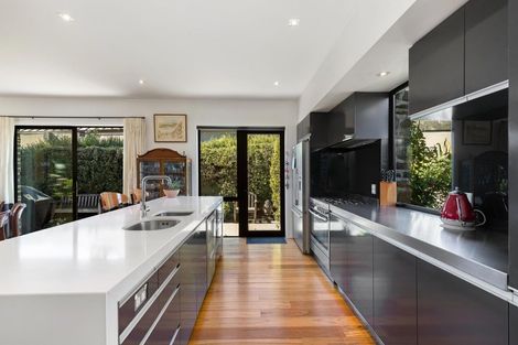 Photo of property in 8 Bretby Court, Jacks Point, Queenstown, 9371