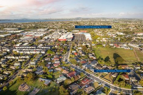 Photo of property in 27 Fairdene Avenue, Henderson, Auckland, 0610