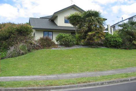 Photo of property in 32 The Glade South, Pukekohe, 2120