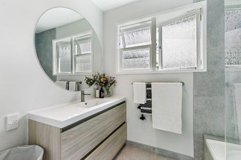 Photo of property in 5 Wanaka Place, Glenview, Hamilton, 3206