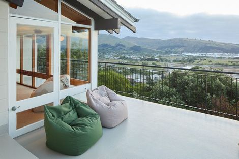 Photo of property in 76 Cannon Hill Crescent, Mount Pleasant, Christchurch, 8081