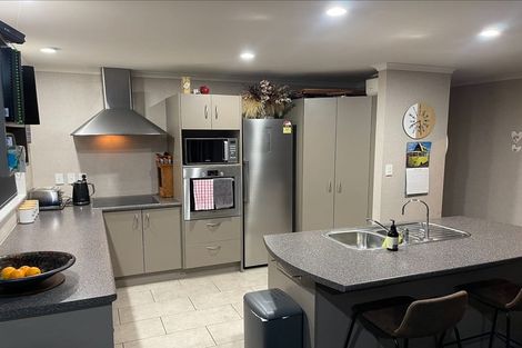 Photo of property in 3 Nevada Way, Kelvin Grove, Palmerston North, 4414