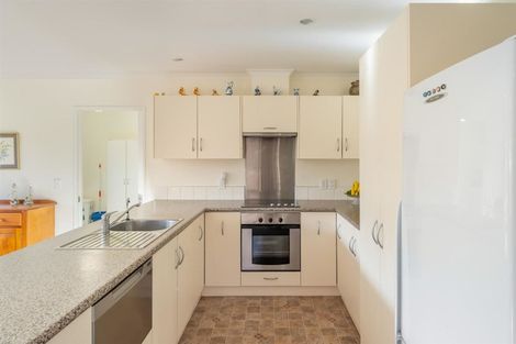 Photo of property in 2 Woodland Mews, Wainuiomata, Lower Hutt, 5014