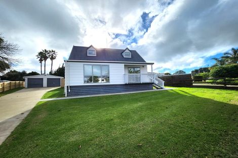 Photo of property in 7a Litchfield Place, Clarks Beach, 2122