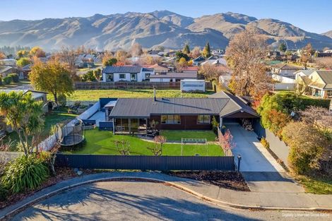 Photo of property in 2 Bruce Street, Cromwell, 9310