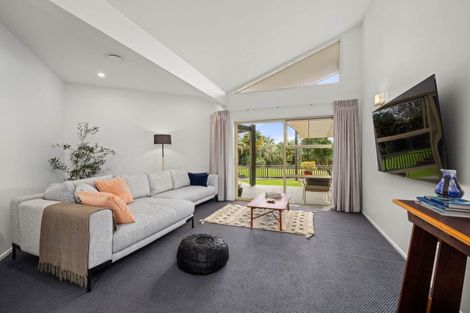 Photo of property in 17 Riddell Road, Kerikeri, 0230