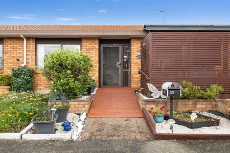 Photo of property in 42 Bodi Place, Te Atatu South, Auckland, 0610