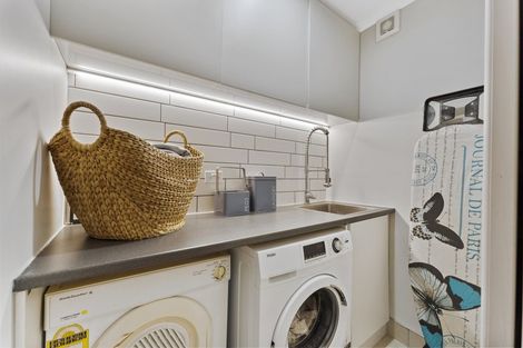 Photo of property in 7 Massey Street, Westown, New Plymouth, 4310