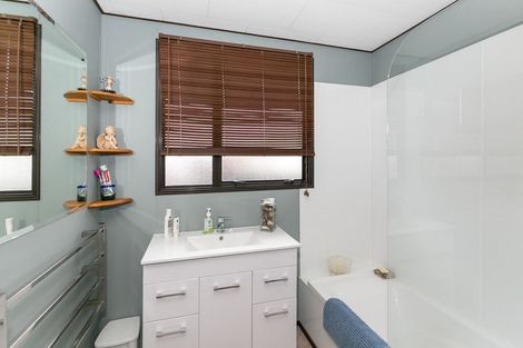 Photo of property in 4 Sequoia Place, Pukete, Hamilton, 3200