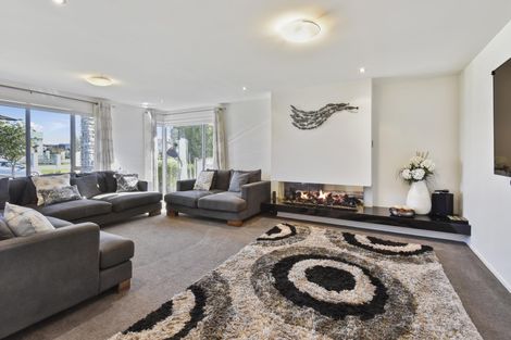 Photo of property in 43 Toscana Drive, Karaka, Papakura, 2113