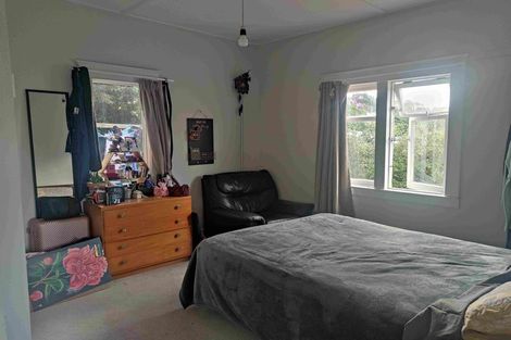 Photo of property in 2 Milne Terrace, Island Bay, Wellington, 6023