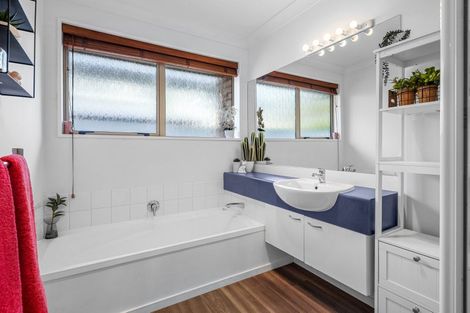 Photo of property in 2 Glencullen Drive, Casebrook, Christchurch, 8051