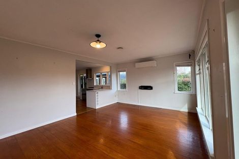 Photo of property in 17b Brookfield Road, Te Atatu Peninsula, Auckland, 0610