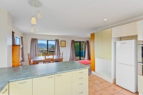 Photo of property in 8 Trig Hill Terrace, Waikanae Beach, Waikanae, 5036