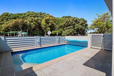 Photo of property in 64a Maunganui Road, Mount Maunganui, 3116