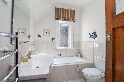 Photo of property in 24 Sandringham Street, Saint Clair, Dunedin, 9012