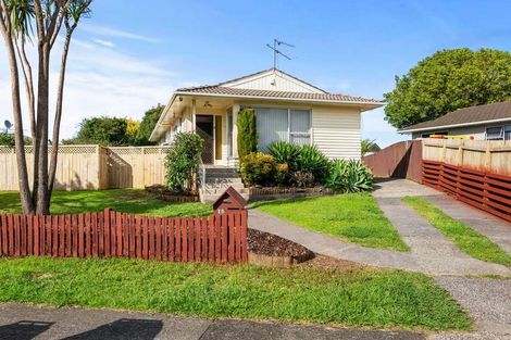 Photo of property in 10 Ellison Place, Pakuranga Heights, Auckland, 2010