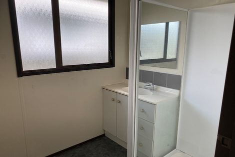 Photo of property in 2/28 Posa Avenue, Henderson, Auckland, 0612