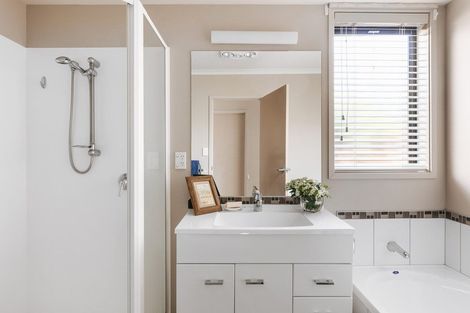 Photo of property in 24 Hansard Place, Bethlehem, Tauranga, 3110