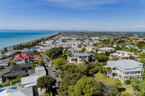 Photo of property in 9 Hukarere Road, Bluff Hill, Napier, 4110
