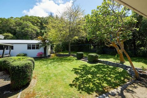 Photo of property in 42 Kotare Place, South Bay, Kaikoura, 7300