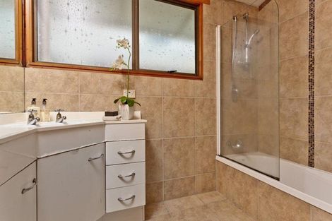 Photo of property in 10 Phillipa Place, Browns Bay, Auckland, 0630