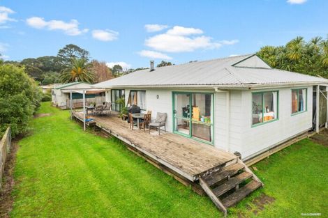 Photo of property in 10 Mackinnon Road, Manukau Heads, Waiuku, 2684
