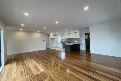 Photo of property in 7b Glenshee Place, Highland Park, Auckland, 2010