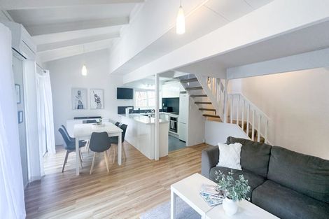 Photo of property in 4 Hiwihau Place, Glenfield, Auckland, 0629