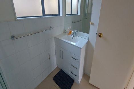 Photo of property in 1/10 Netherlands Avenue, Kelston, Auckland, 0602