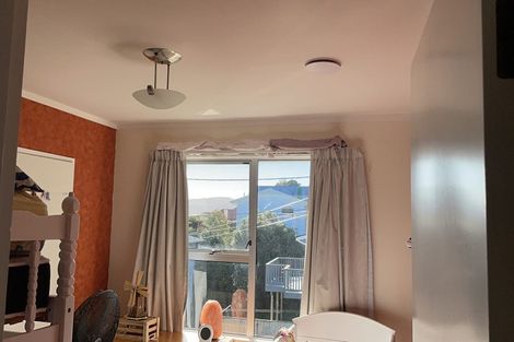 Photo of property in 1 Cyril Way, Paparangi, Wellington, 6037