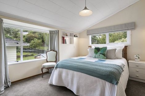 Photo of property in 72 Raroa Terrace, Tawa, Wellington, 5028
