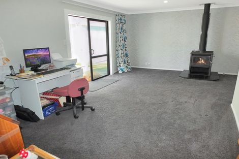 Photo of property in 8a Holben Parade, Foxton Beach, Foxton, 4815