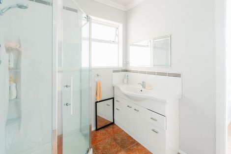 Photo of property in 27 Stanley Street, Levin, 5510