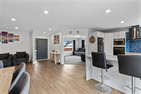 Photo of property in 4 Diomede Glade, Flagstaff, Hamilton, 3210