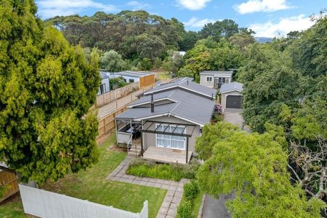 Photo of property in 16 Puriri Road, Waikanae, 5036