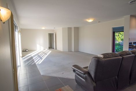 Photo of property in 58 Prince Regent Drive, Half Moon Bay, Auckland, 2012