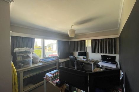 Photo of property in 24 Bevyn Street, Castor Bay, Auckland, 0620