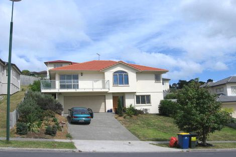 Photo of property in 36 Bluebird Crescent, Unsworth Heights, Auckland, 0632