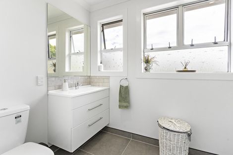 Photo of property in 222 High Street North, Carterton, 5713