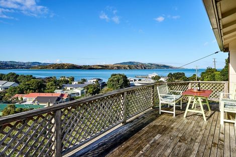 Photo of property in 2 Gordon Road, Plimmerton, Porirua, 5026