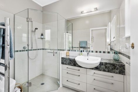 Photo of property in 9 Cluny Avenue, Kelburn, Wellington, 6012