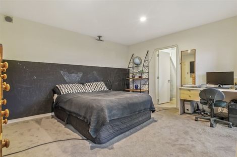 Photo of property in 56 Staincross Street, Green Bay, Auckland, 0604