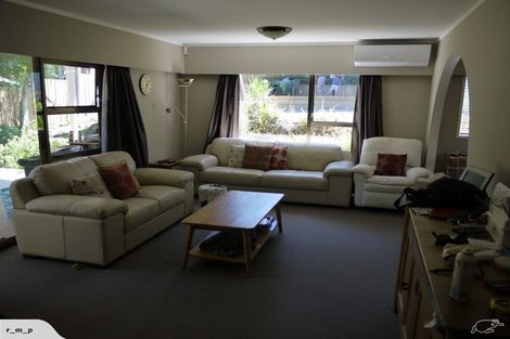 Photo of property in 25 Holyoake Place, Chatswood, Auckland, 0626