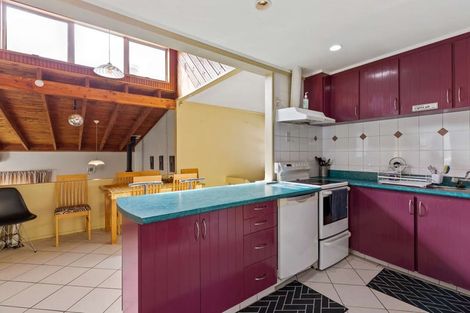 Photo of property in 60 Sunnyside Road, Sunnyvale, Auckland, 0612