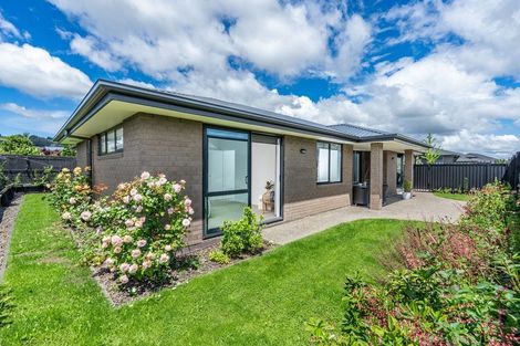 Photo of property in 16 Carrick Place, Mosgiel, 9024