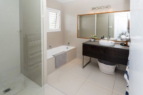 Photo of property in 24b Bucklands Beach Road, Bucklands Beach, Auckland, 2012