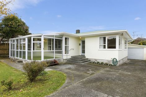 Photo of property in 10 Mimihau Grove, Wainuiomata, Lower Hutt, 5014