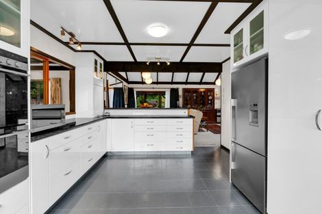 Photo of property in 24 Prudence Place, Oakura, 4314